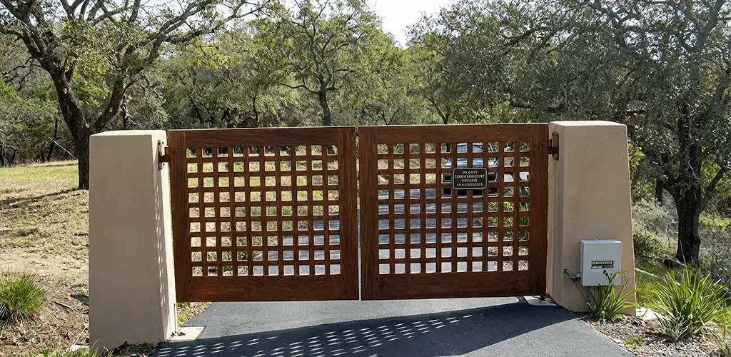Driveway gate installation for a residential property in Cedar Rapids, IA